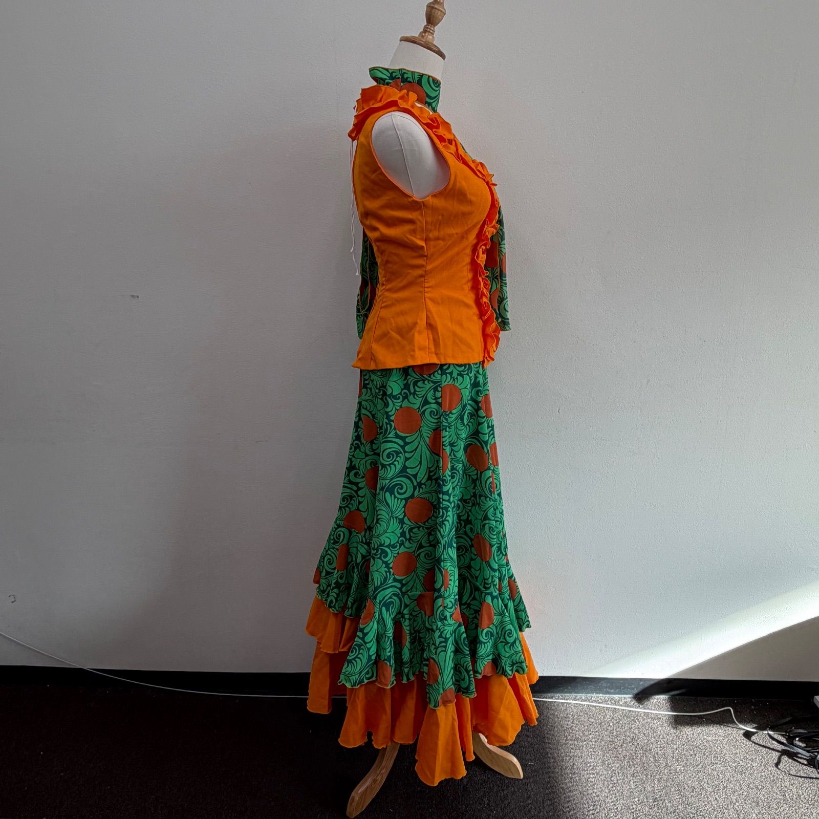 フラメンコ衣装 ツーピース フリル オレンジ グリーン 柄物 スカーフ