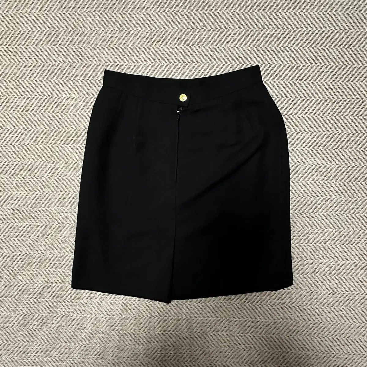 SALVATORE FERRAGAMO italy made skirt