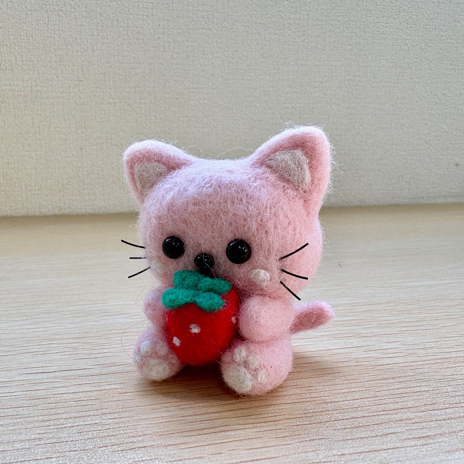 🌟羊毛フェルト ねこちゃん・おやつぎゅっポーズ／付け替えドーナツ