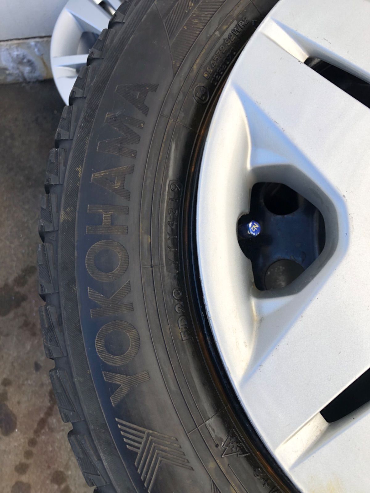 205 60 16 スタッドレス4本