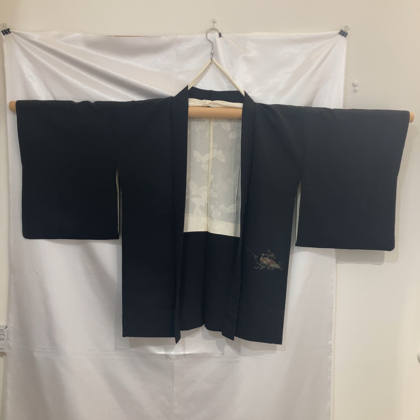 羽織 : 黒色 ブラック モノクロ 蝶々 孔雀刺繍 1219SB - メルカリ