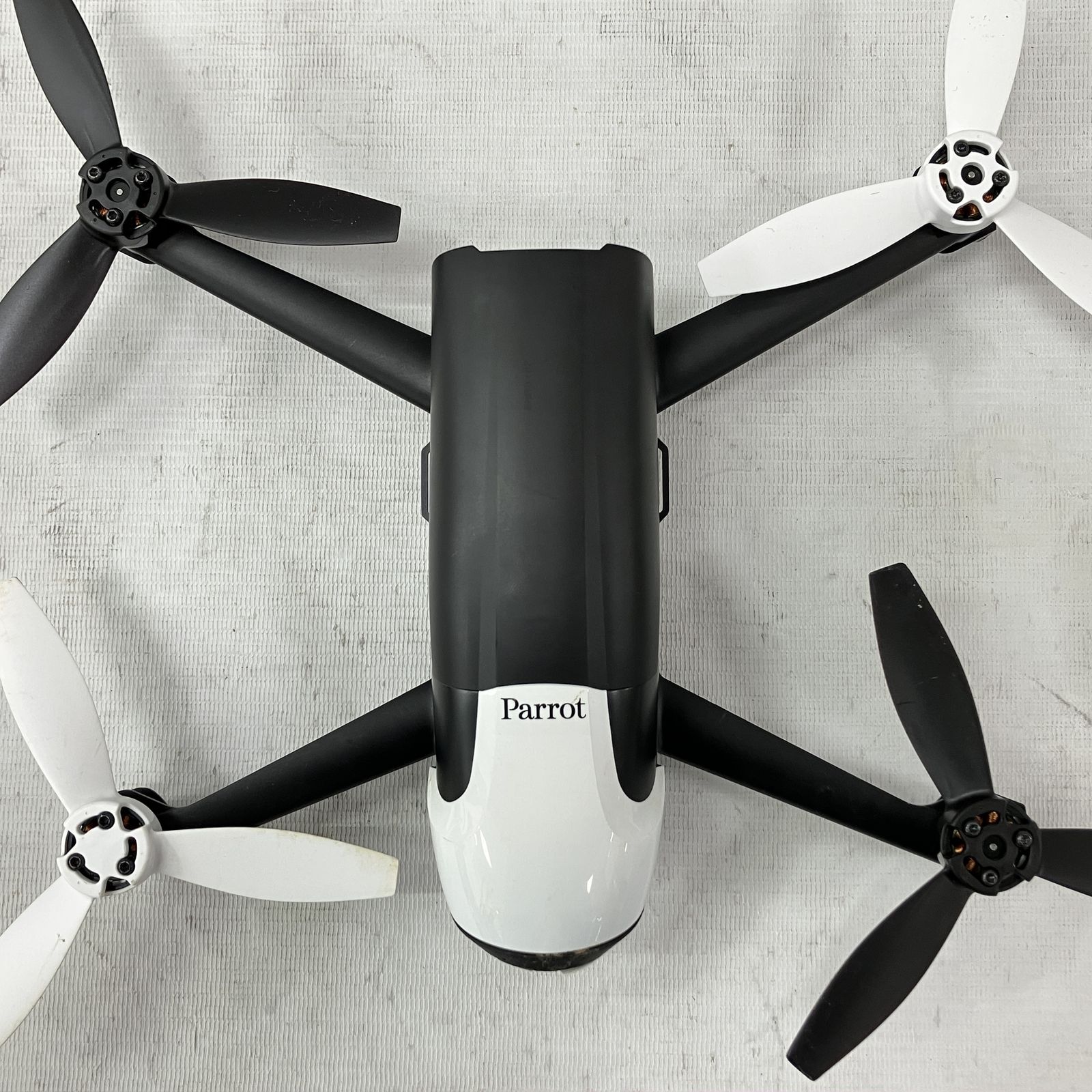 Parrot BEBOP 2 FPV PACK ビーバップ ドローン 別ケース付き 空撮 撮影