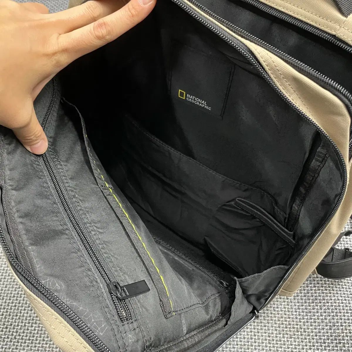 ナショナルジオグラフィック 安い バックパック ナショナルジオ