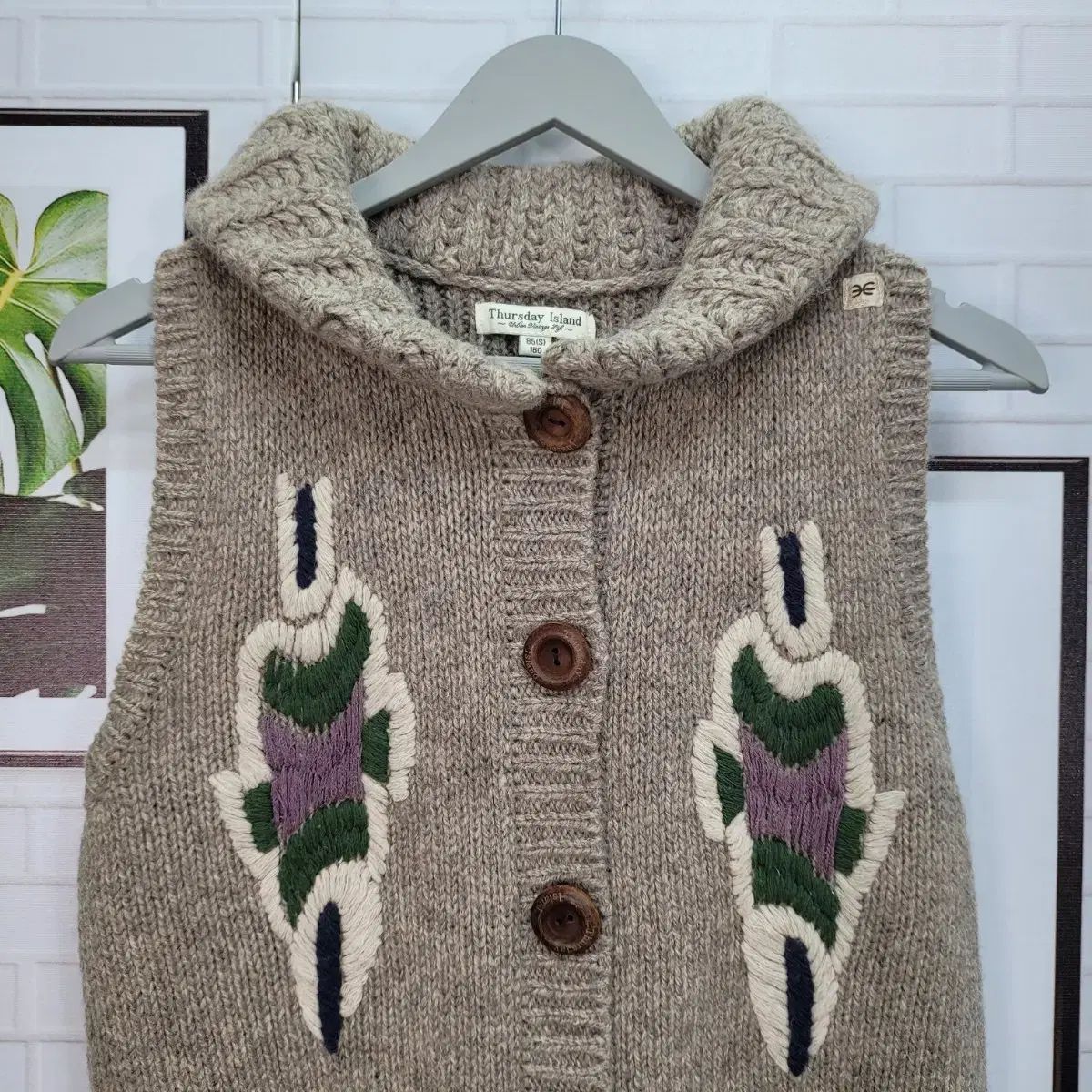 써스데이 아일랜드 ウール 刺繍 ベスト S 85 サイズ ほぼ