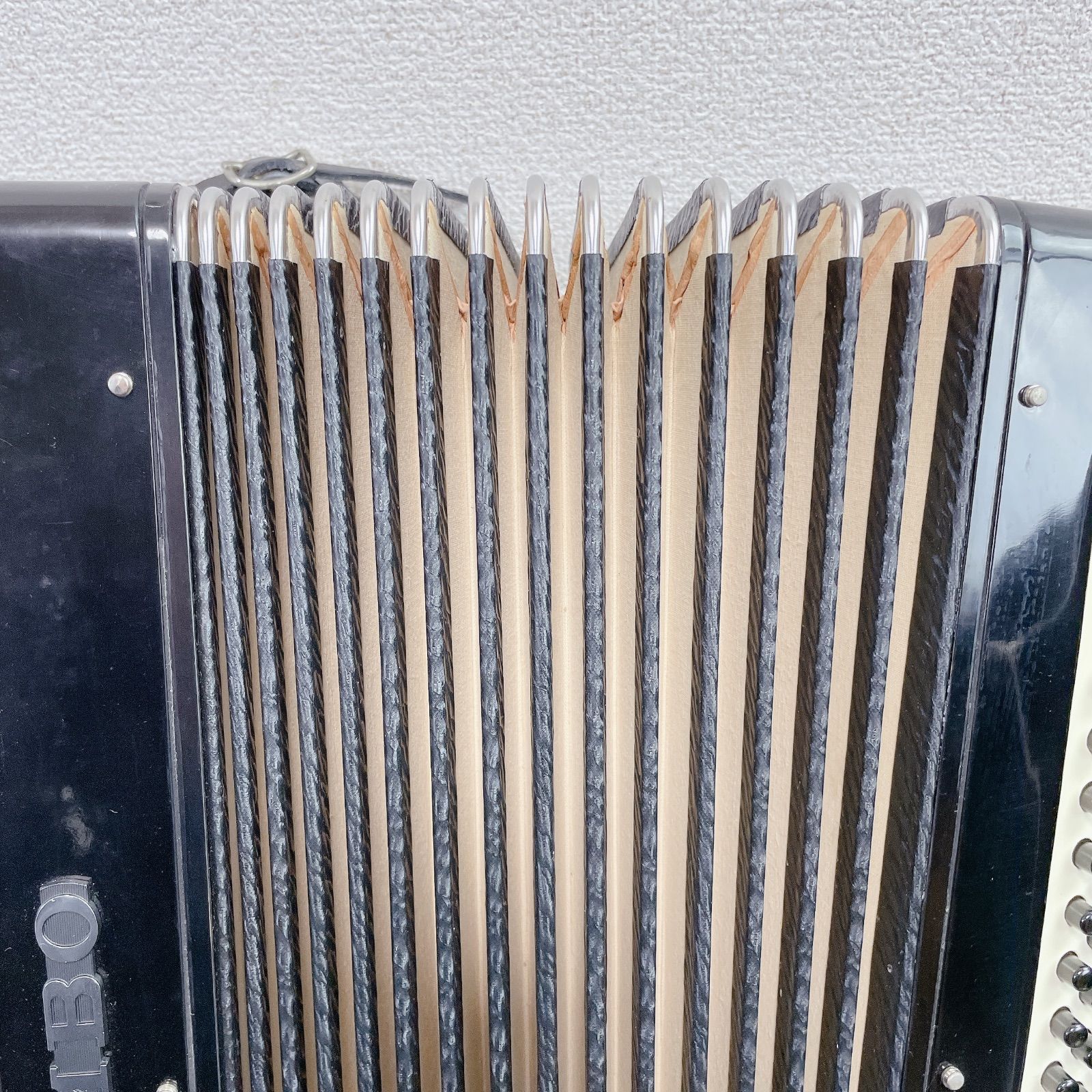 TOMBO アコーディオン No.65 ハードケース付 楽器 - メルカリ