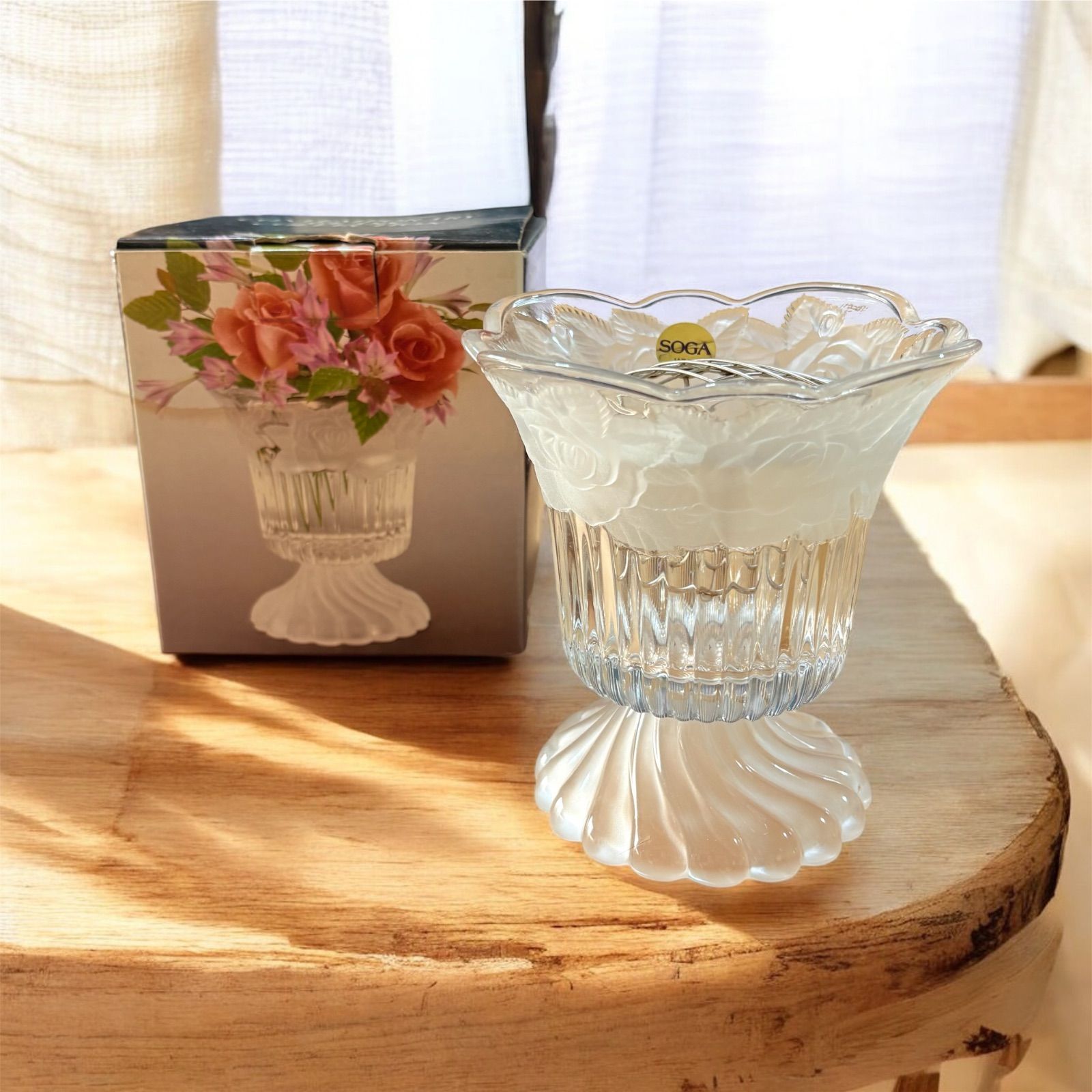 大正時代　古ガラス【ウランガラス】草花文様　台付き　フラワーベース　花瓶　花入れ Yahoo!オークション -「大正ガラス 花瓶」の落札相場・落札価格