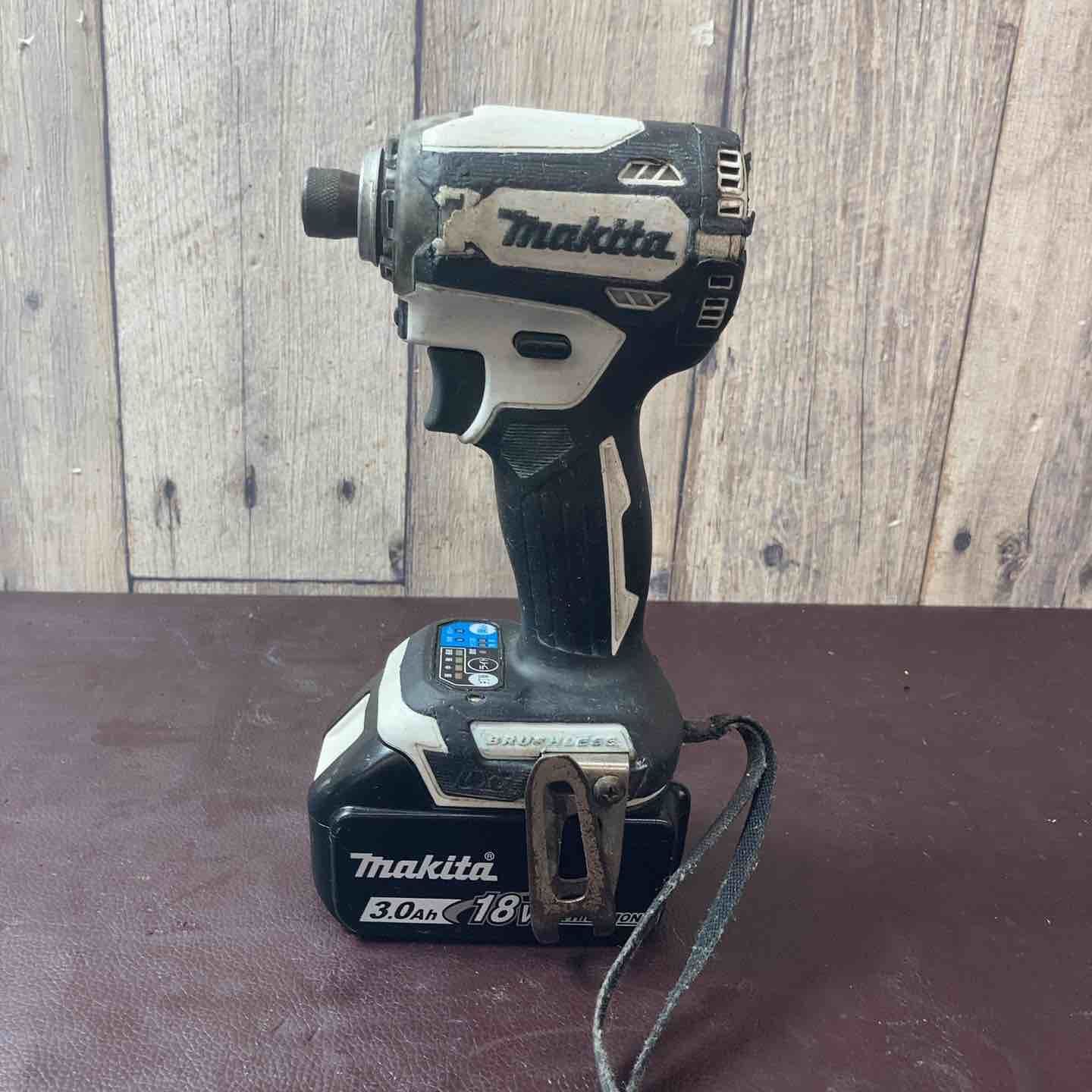 品 マキタ makita 18 V コードレスインパクトドライバー おまけバッテリー 付属