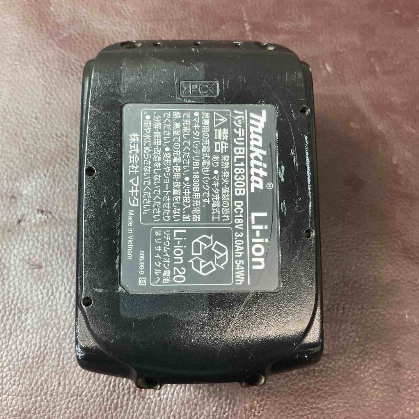 品 マキタ makita 18 V コードレスインパクトドライバー おまけバッテリー 付属