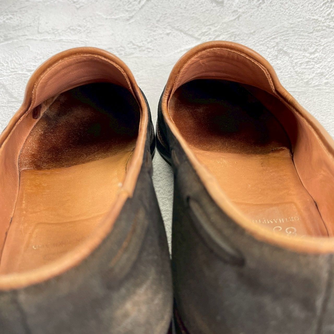 タッセルローファー