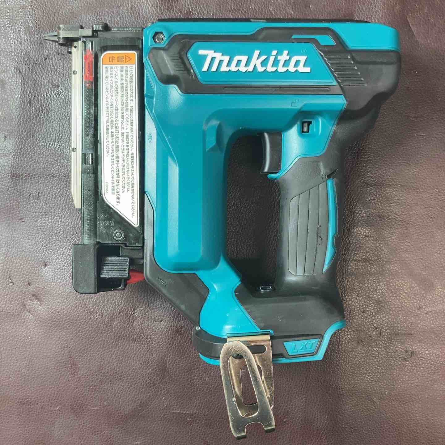 品 マキタ makita 14.4 V コードレスピンネイラ