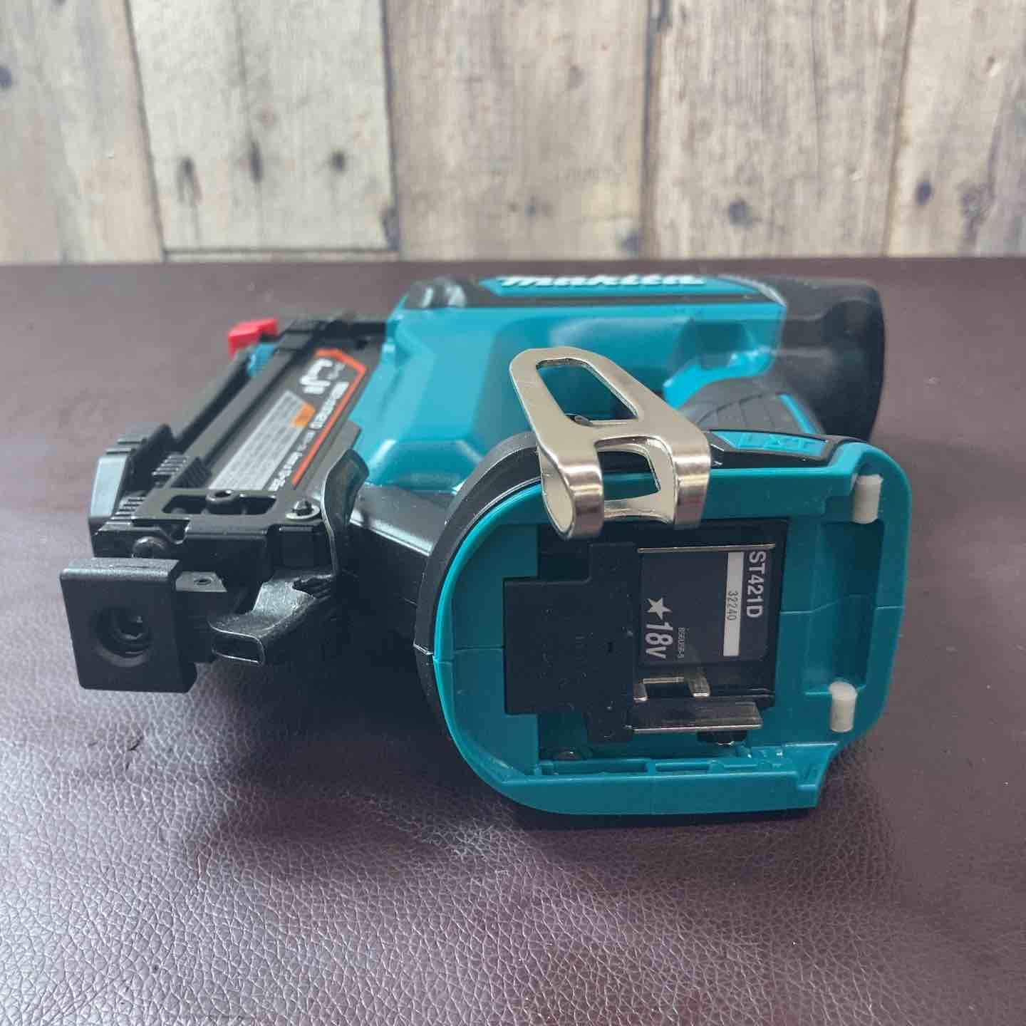  品 マキタ makita 18 V コードレスタッカー エアータッカー エアーツール