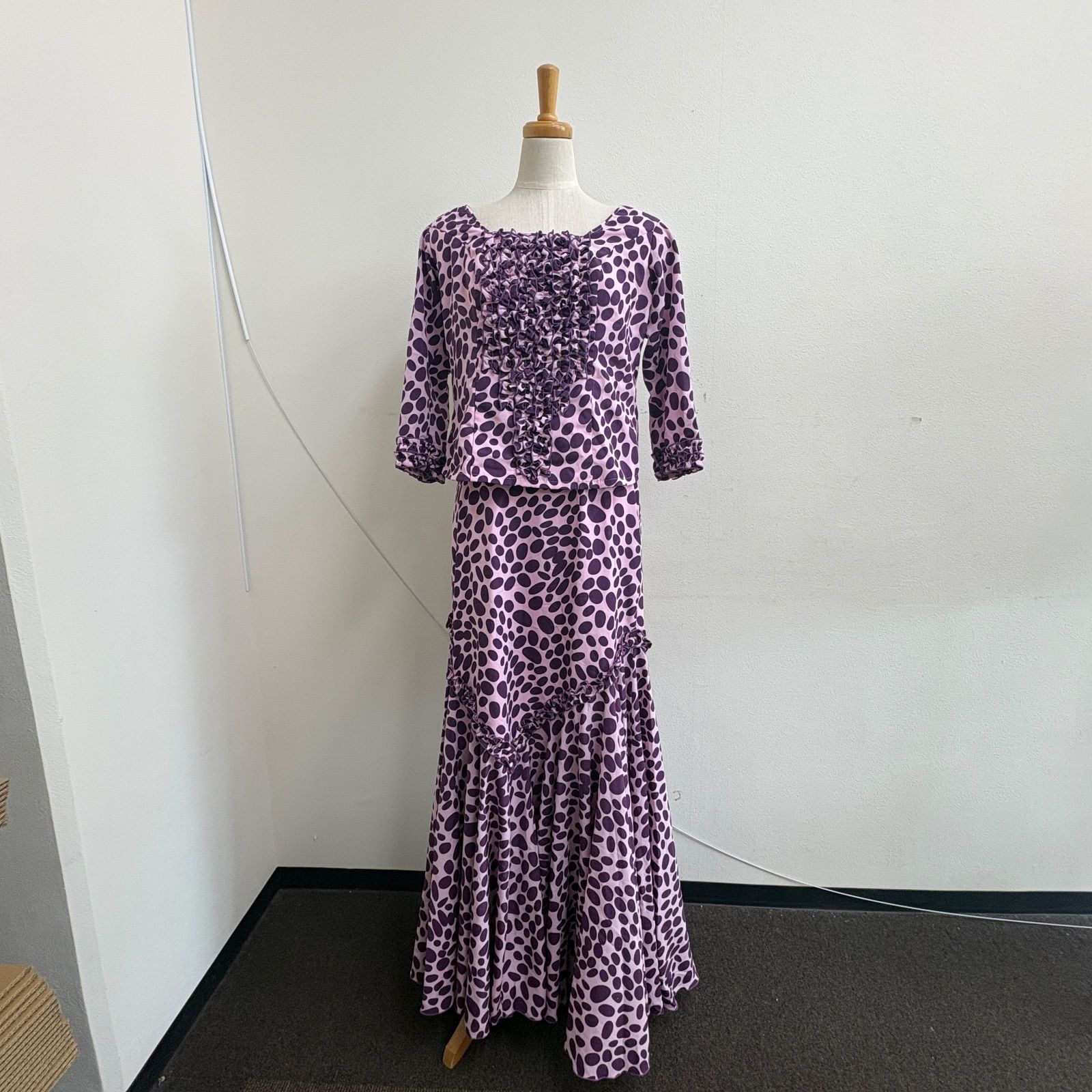 NAOMI】フラメンコ衣装 ツーピース ブラウス フリル ファルダ ぶち柄