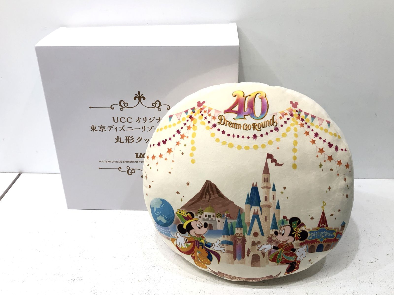 UCCオリジナル　東京ディズニーリゾート40周年　丸形クッション 小牧店】開封 UCCオリジナル 東京ディズニーリゾート40周年 丸形