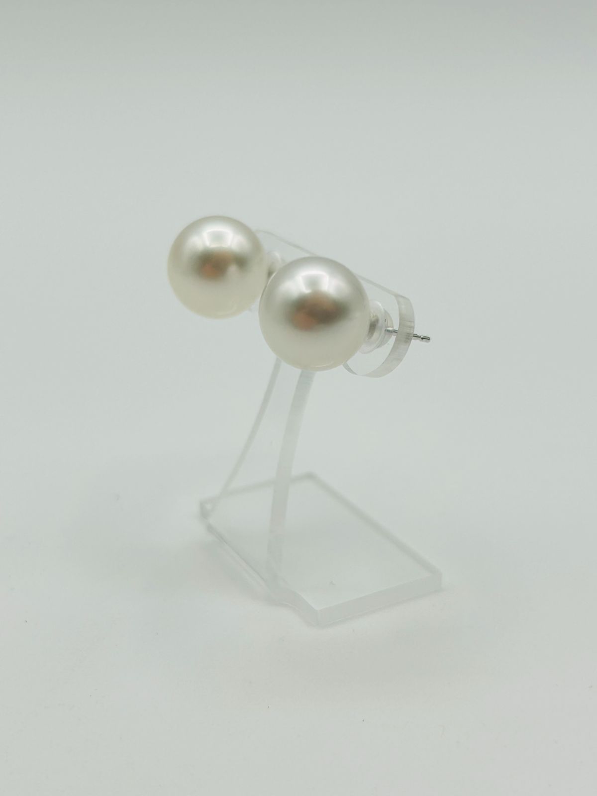 南洋白蝶真珠ピアス　11mm オーロラフェニックス　真科鑑別　新品テリ最強❗️ 南洋白蝶真珠ピアス 11mm オーロラフェニックス 真科鑑別 新品テリ最強