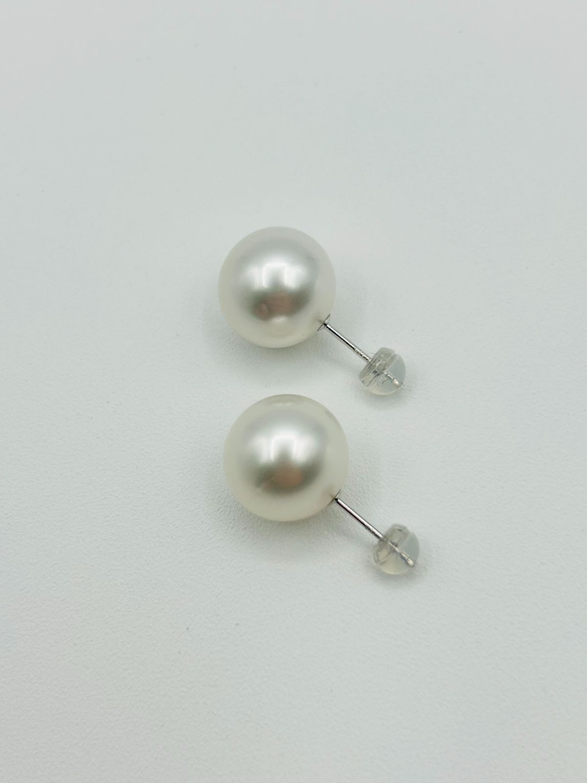 南洋白蝶真珠 pt900ピアス シルバー系 パール プラチナ 南洋白蝶真珠 pt900ピアス シルバー系 パール プラチナ 南洋白蝶真珠
