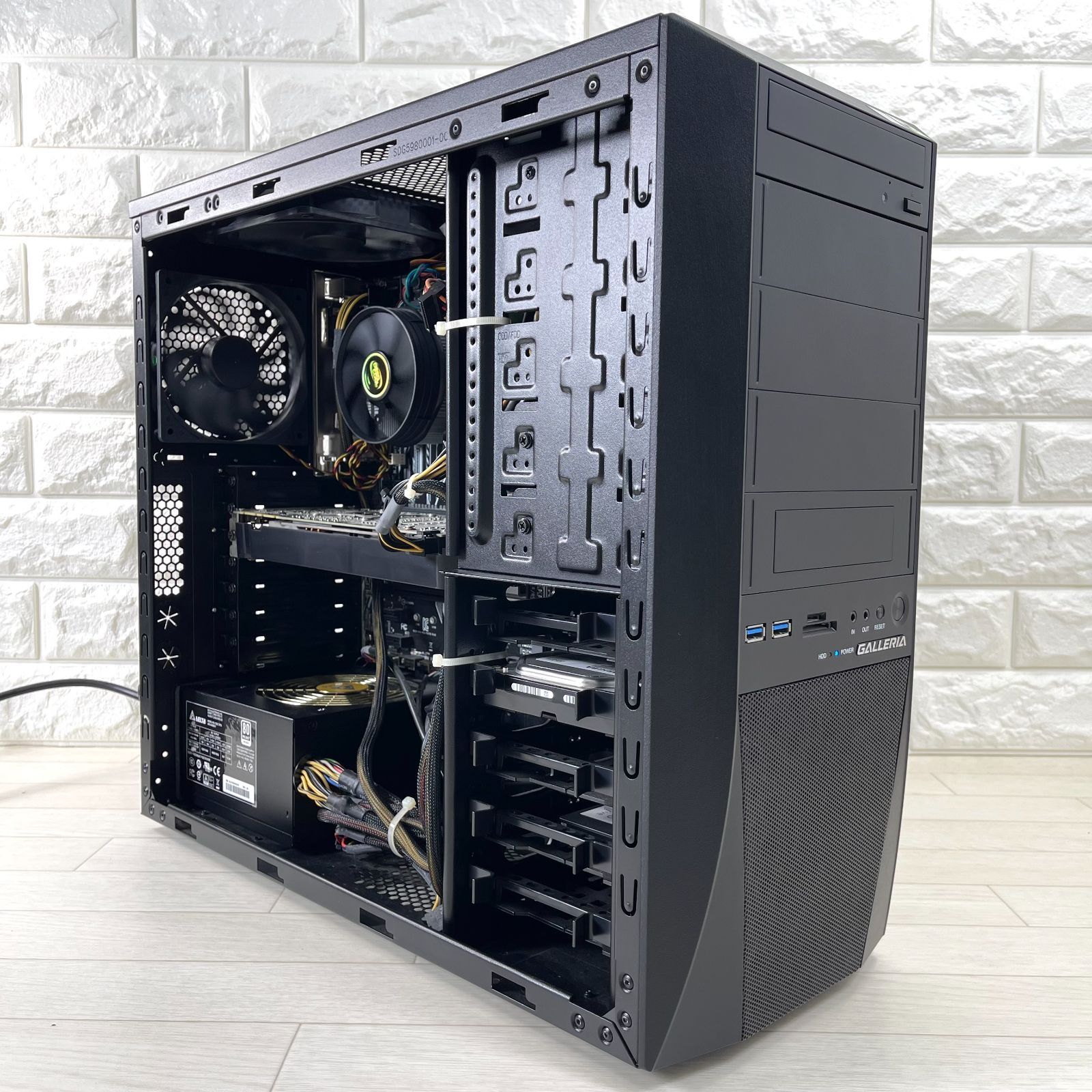 FUJITSU ESPRIMO D558/TX Core i3-8100 3.6GHz 8GB 256GB(SSD