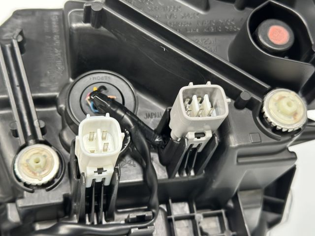 カローラツーリング ZRE212W ZWE211W ZWE214W 純正 右ヘッドライト 右