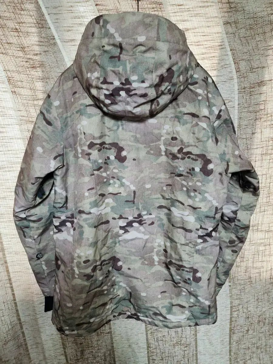 EIDER MULTI CAM ジャケット xl