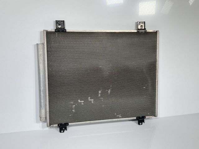 良品/変形漏れなし 200系 ハイエース レジアスエース 後期 GDH201V TRH200V GDH206V TRH200K 純正 コンデンサー 88450-26150 管理28215