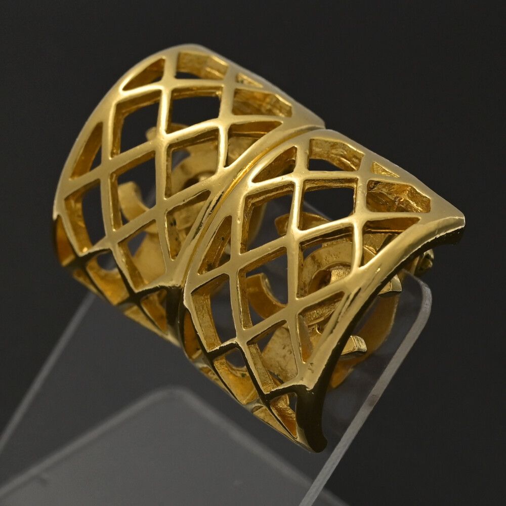 CHANEL シャネル メッシュ･コスチュームジュエリーペアゴールドイヤリング 合金 メッキ-17.4 g ゴールド 翌日配送可 ♀ A レディース 599843