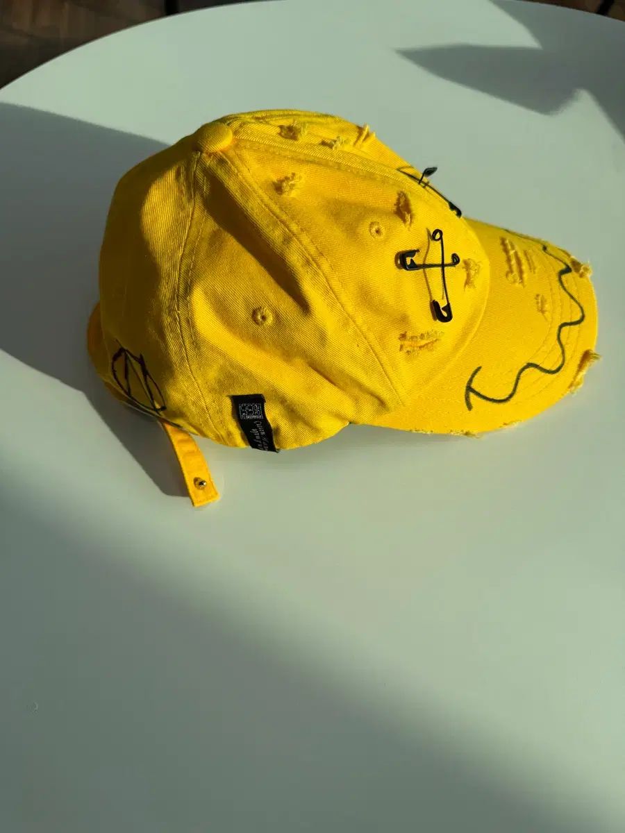 バジョウ 99 is イェロー スマイル キャップ