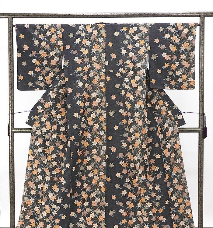 小紋 ポリエステル さんび 桜 身丈157.5 cm 裄丈65 未着用 着物 c 4088