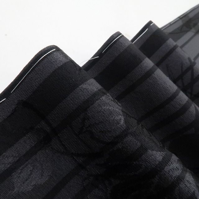 ❁tomihisa❁ ほていや謹製 蔦 縦縞 着物 正絹 仕付け糸付 影絵のように静かに風情を歌う縦縞と蔦”小紋 4711