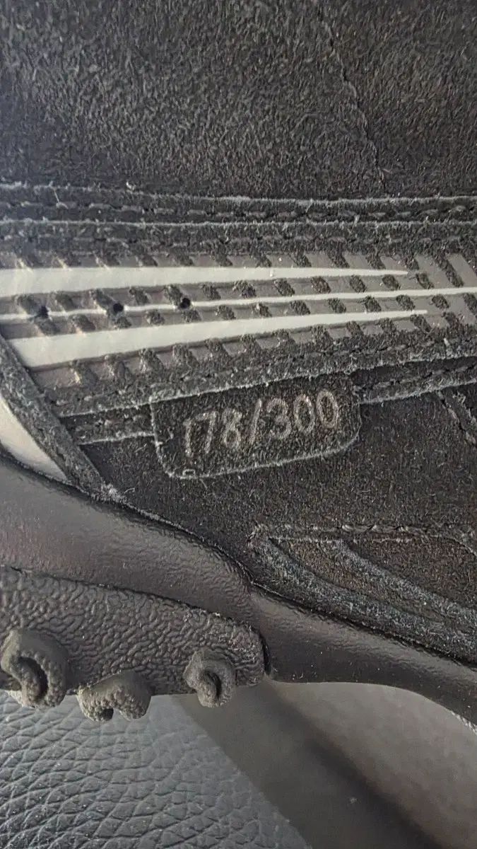 220 230 240 ナンバリング指定 ハン ソヒ HAN SOHEE FILA フィラ エシャペ ブラック