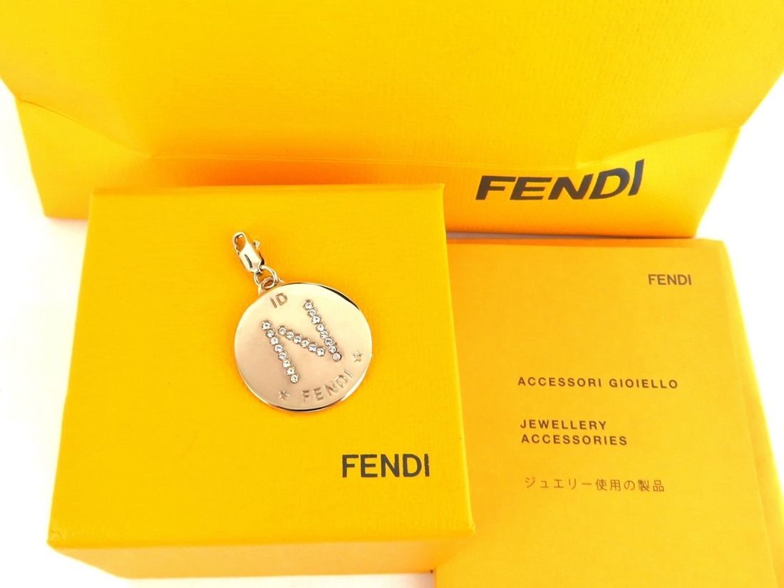 【極美品】フェンディ エイビークリック Y ペンダントップ イニシャル チャーム FENDI フェンディ エイビークリック ABClick M イニシャル チャーム