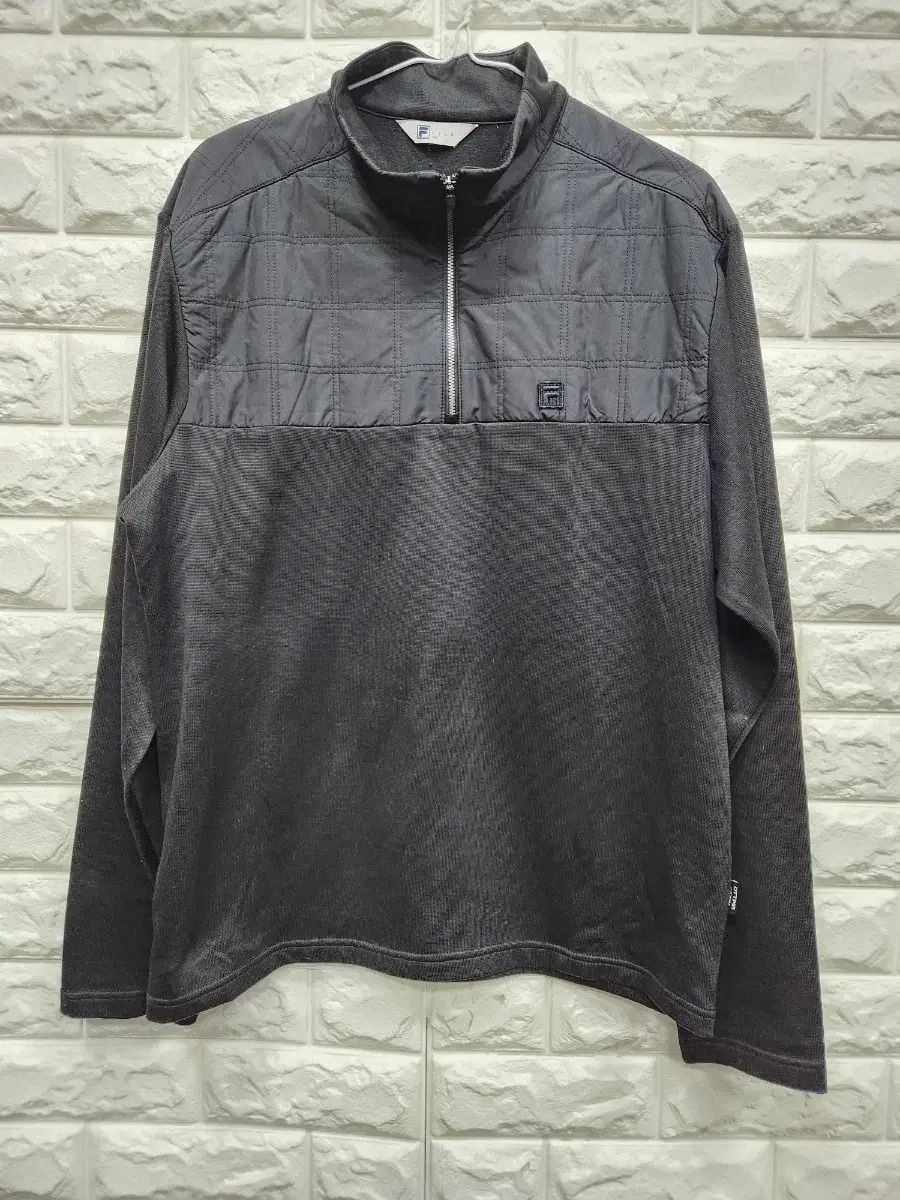 FILA フィラ 秋冬 ブラック ハーフジップTシャツ 105サイズ k181