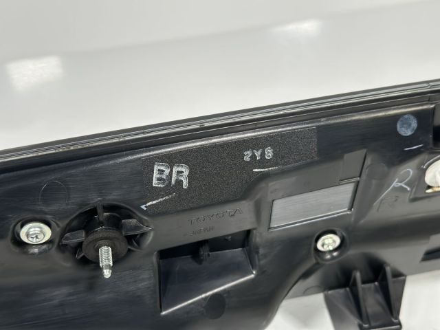 ヴォクシー ZWR90W MZRA90W 純正 右フィニッシャーランプAssy