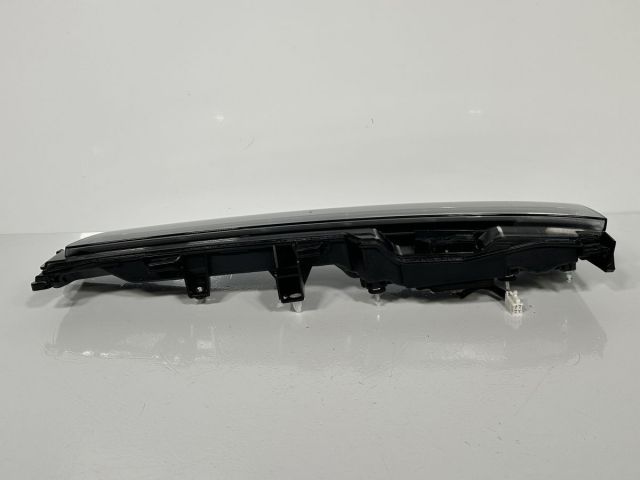 ヴォクシー ZWR90W MZRA90W 純正 右フィニッシャーランプAssy