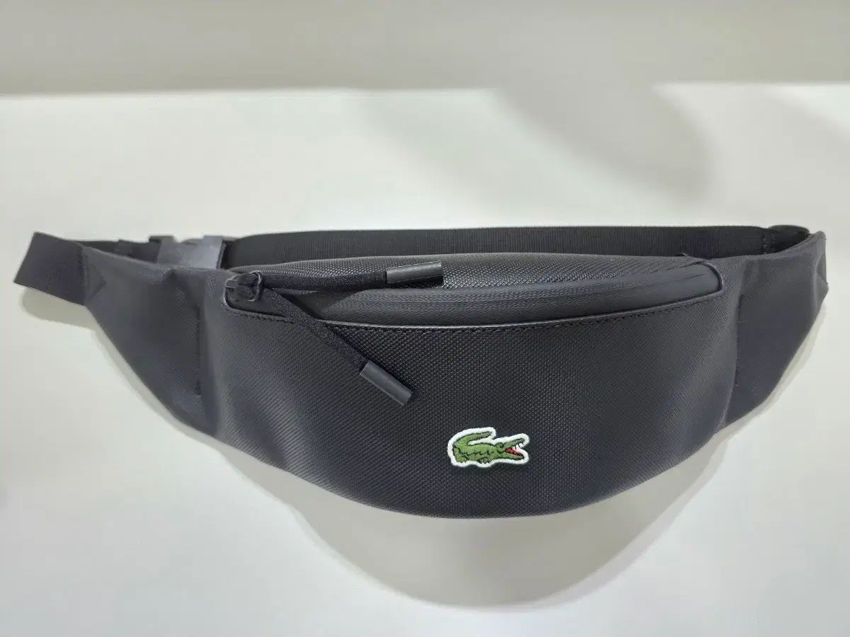 ラコステ ヒップバッグ 出品 ディスカウント 2025年最新】LACOSTE