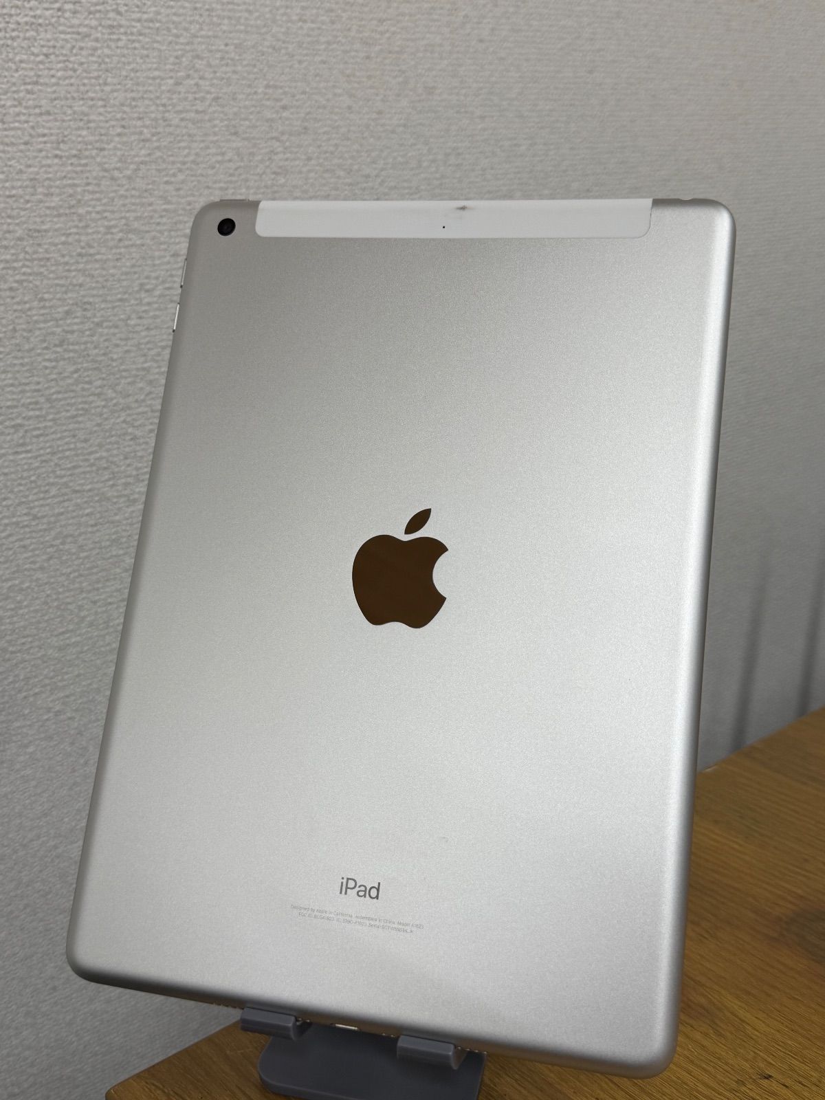 iPad 5 32GB セルラーモデル SIMフリー iPad (第5世代)32GB Wi-Fi+