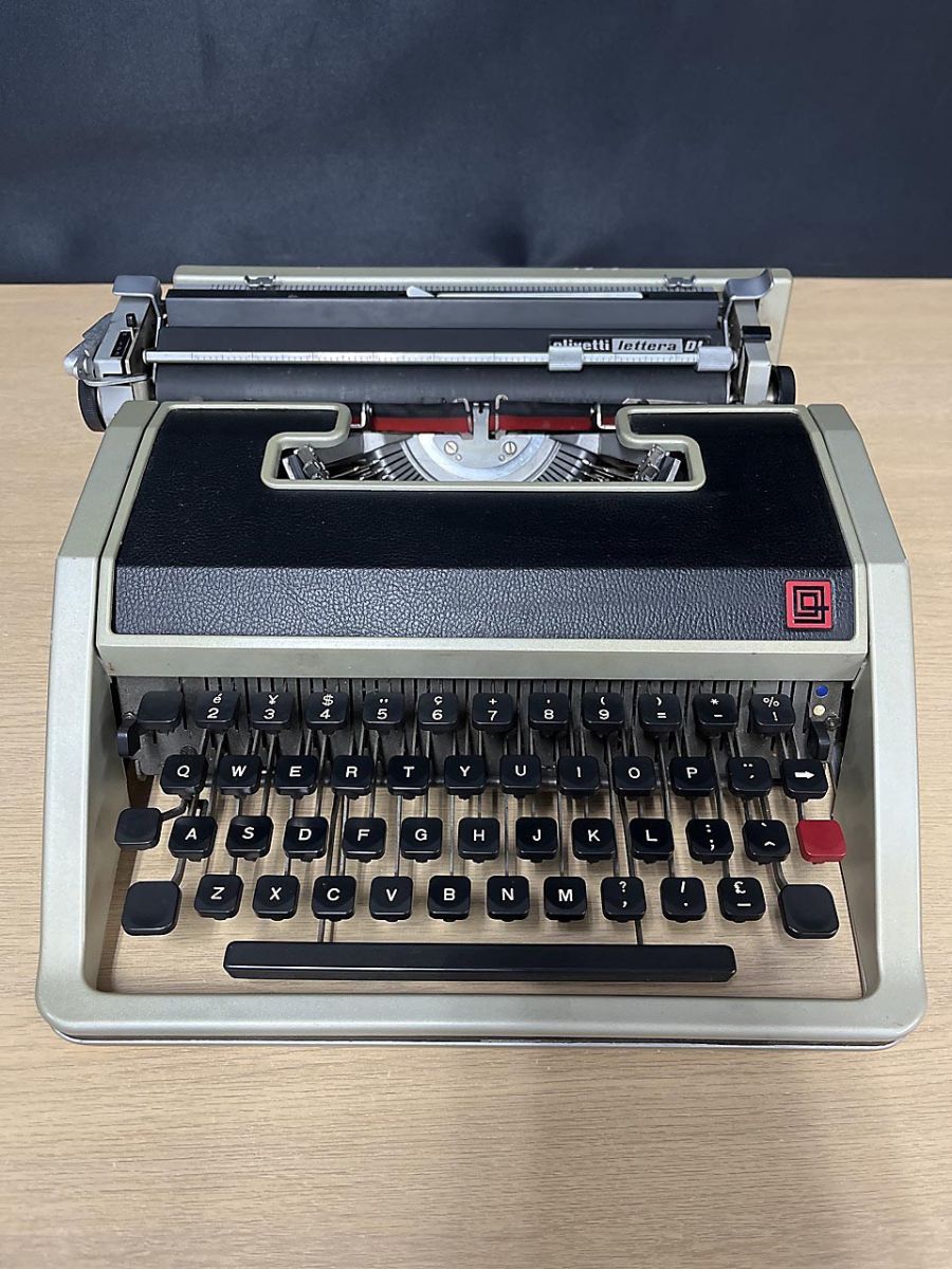 アンティーク　オリベッティタイプライター ジャンク品】 olivetti オリベッティ タイプライター lettera DL