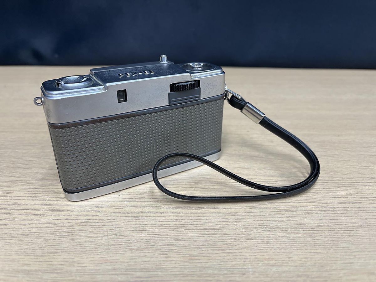 ジャンク品】 OLYMPUS レンジファインダー PEN-EE EE-3 フィルムカメラ