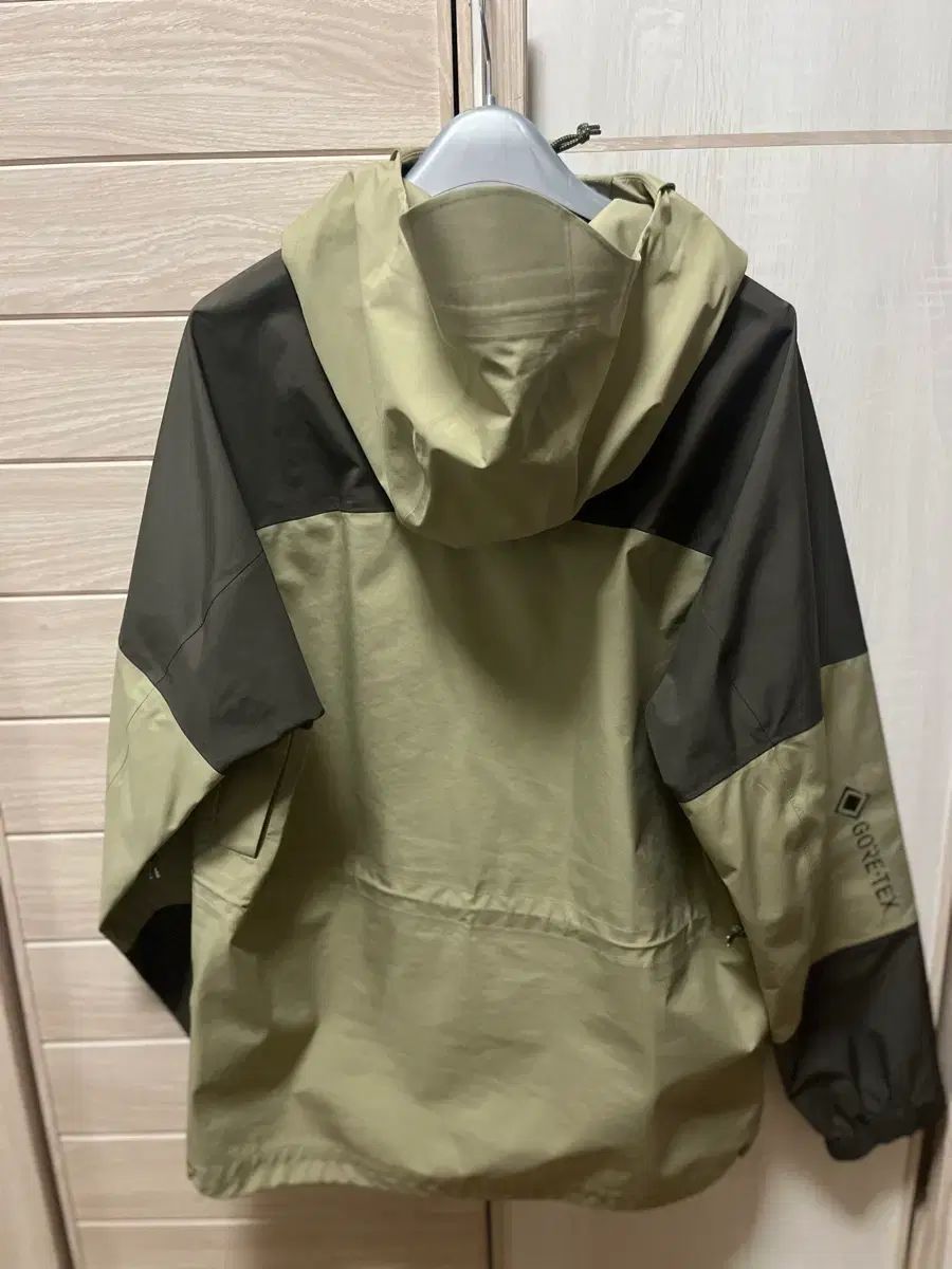  S NIKE ACG GORE TEX カーゴ カーキ ジャケット その他 アウター