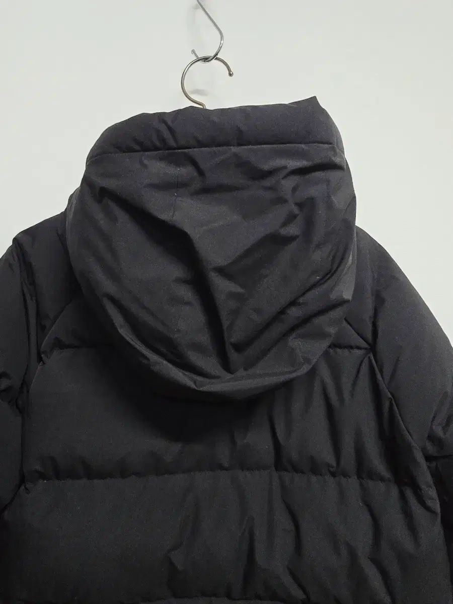 ブラック ダウン