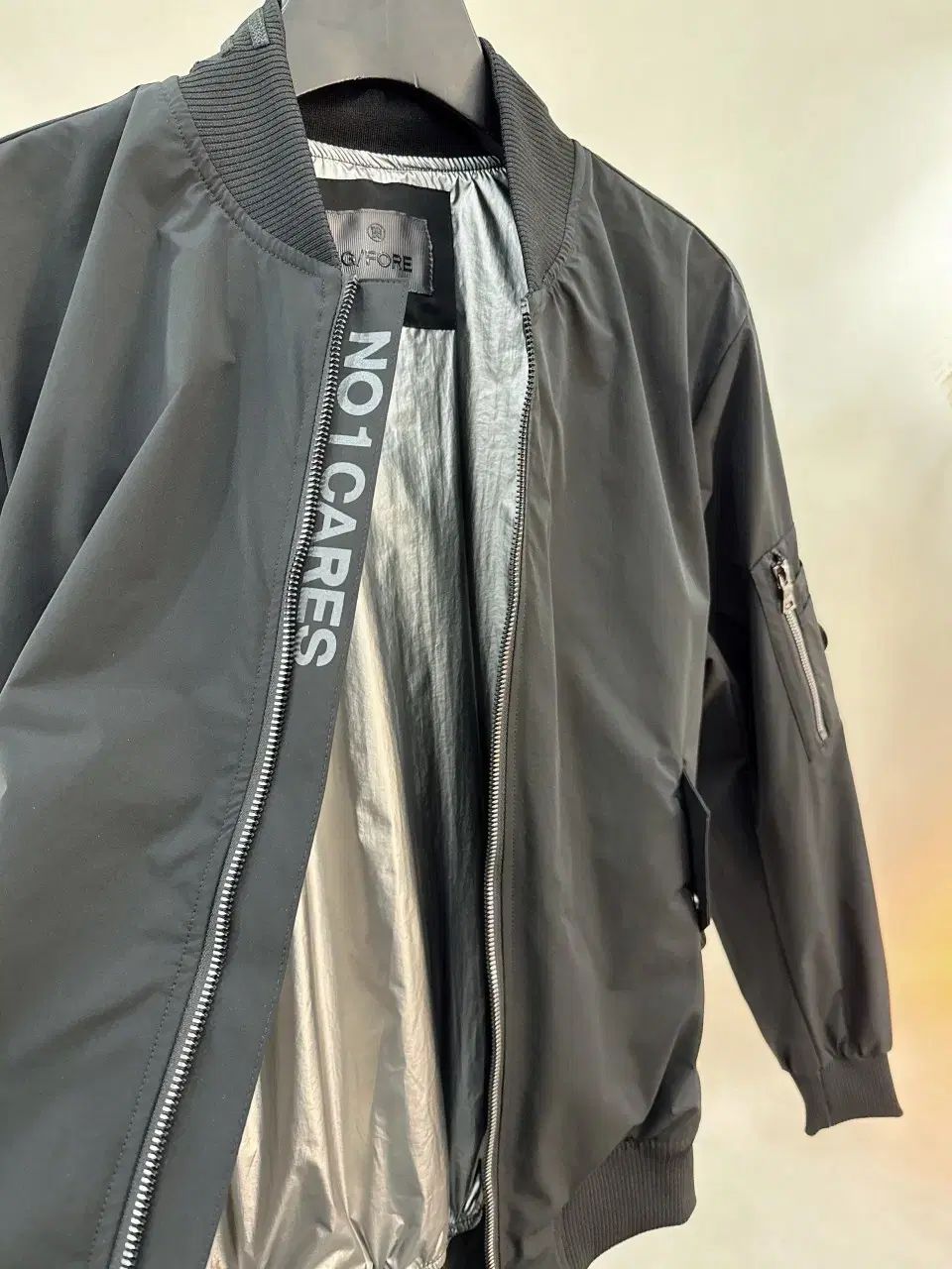 ジーフォア G/FORE メンズウェア 防風グレー フード付き ジャケット ジーフォア G/FORE メンズウェア 防風グレー フード付き ジャケット