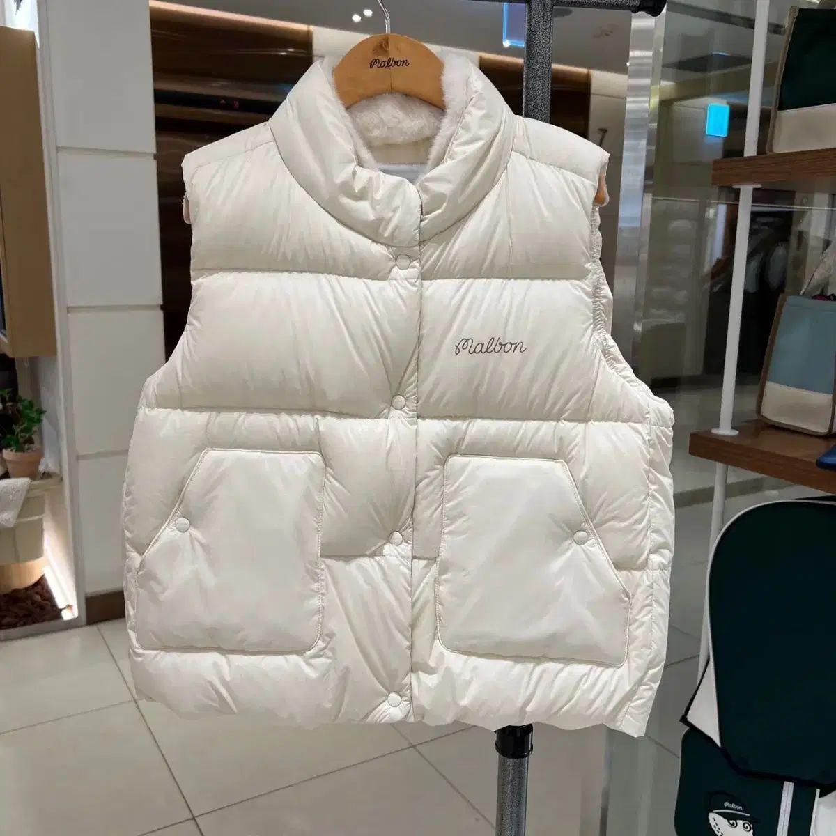 マルボンゴルフ レディースゴルフ ダウン ベスト - メルカリ