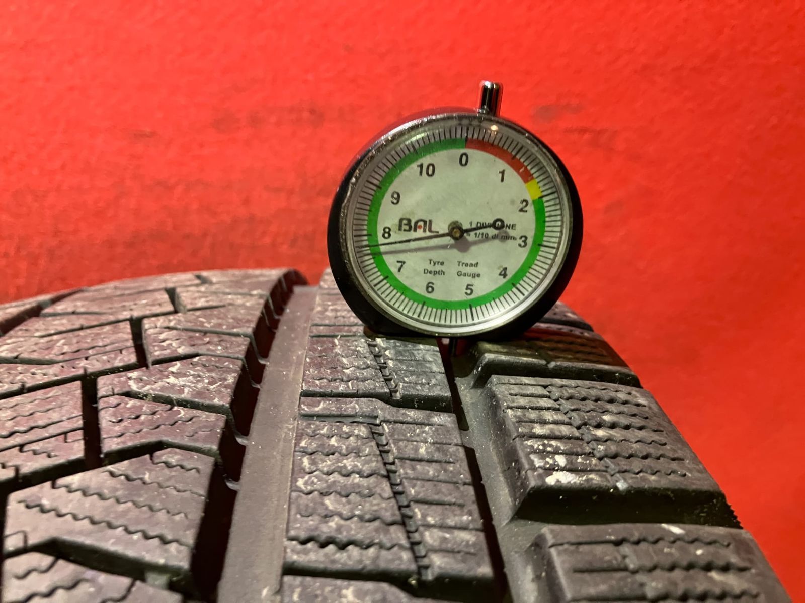 スタッドレスタイヤ 215 55 R 17 PIRELLI ICE 4本SET