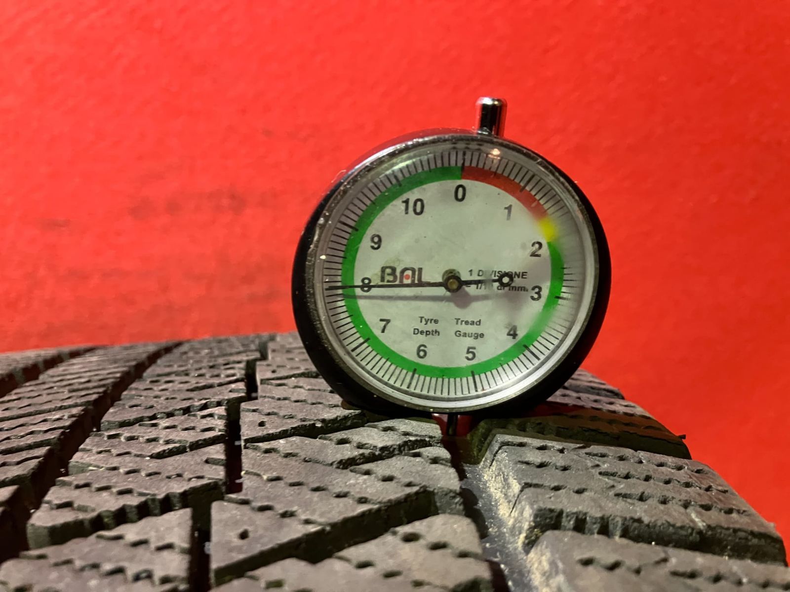 スタッドレスタイヤ 255 45 R 18 VRX 2 4本SET