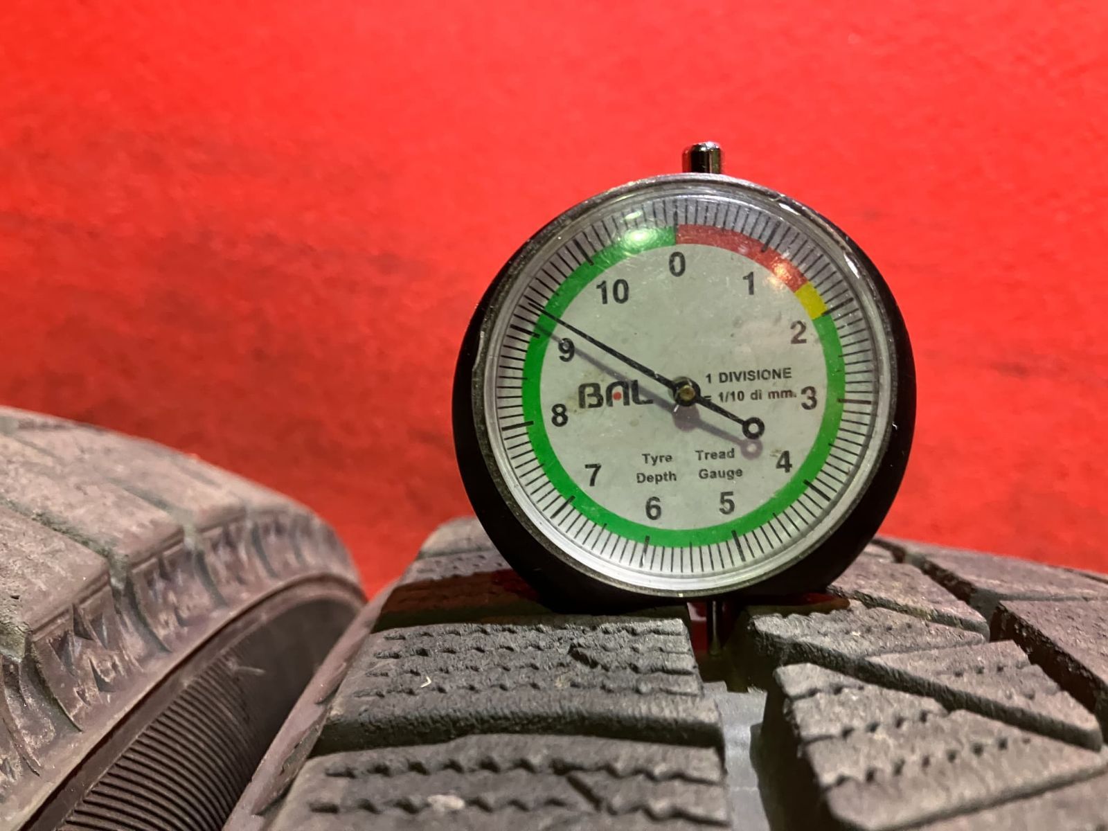 スタッドレスタイヤ 225