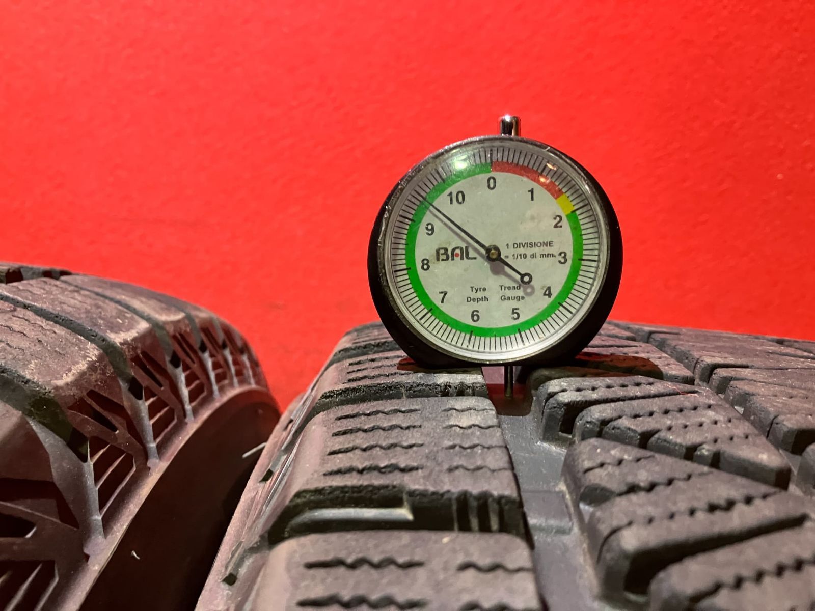 スタッドレスタイヤ 265 65 R 17 DM V 3 4本SET