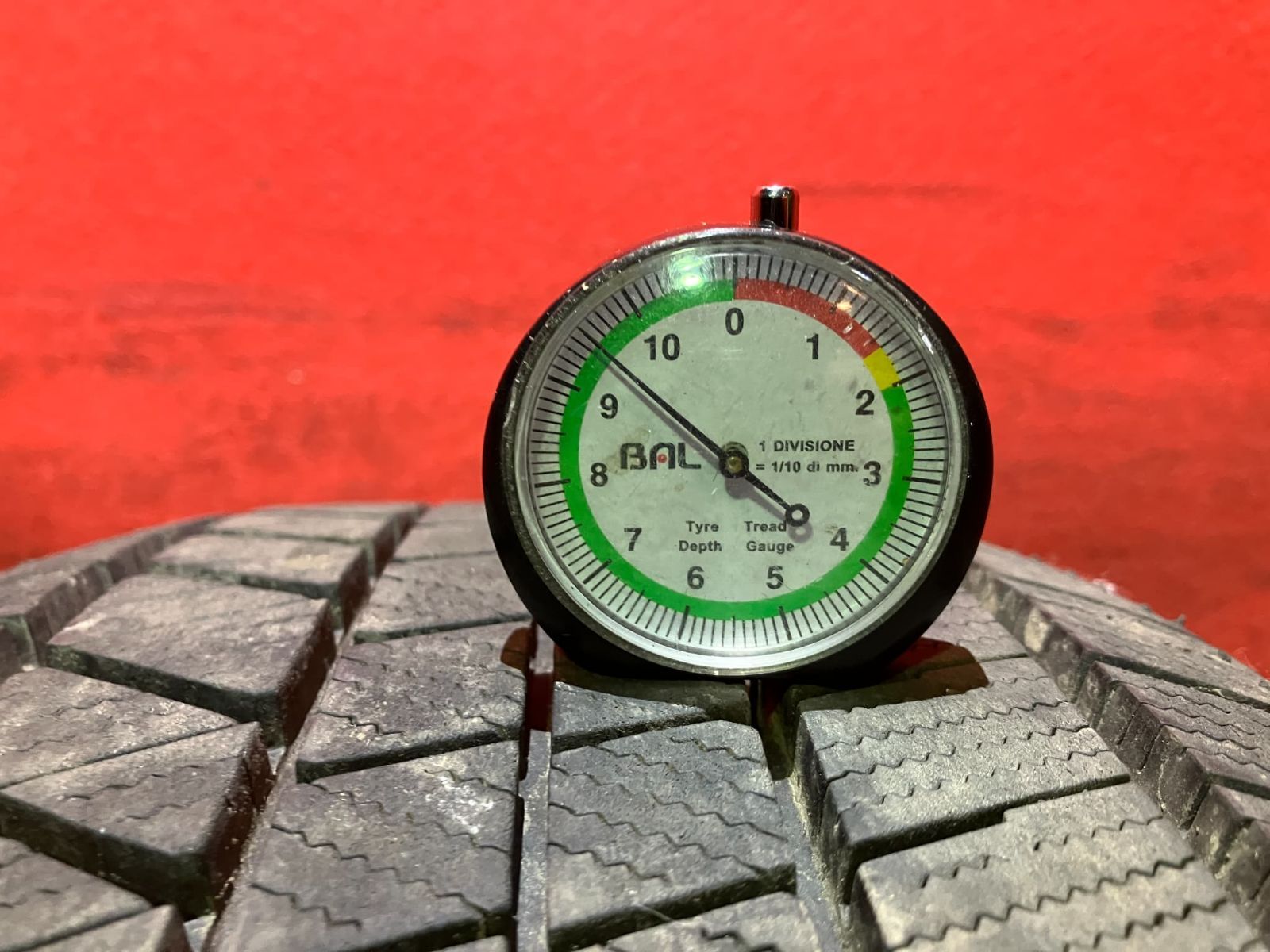 スタッドレスタイヤ 225 55 R 18 VRX 3 1本SET