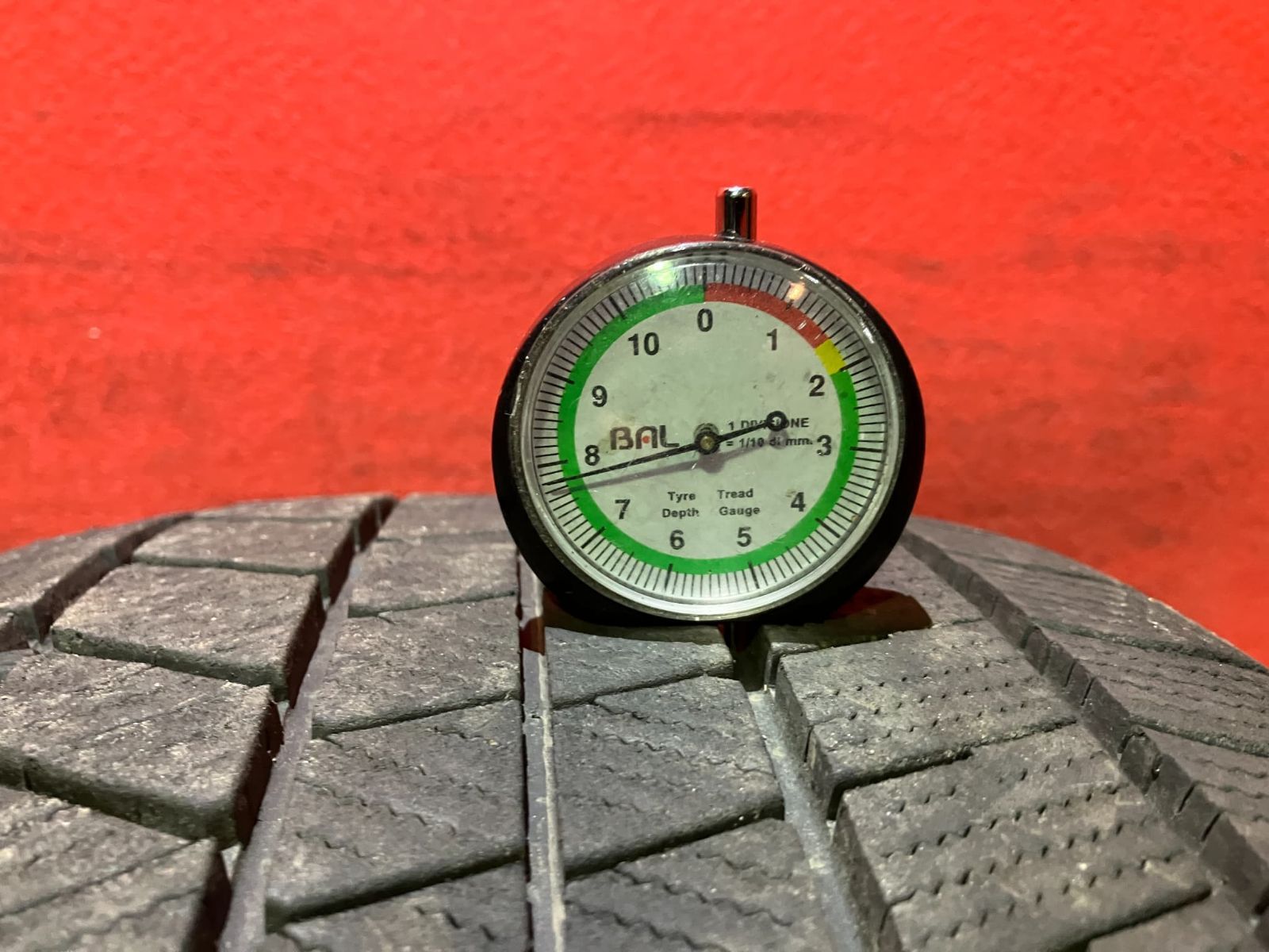 スタッドレスタイヤ 245 45 R 18 VRX 3 2本SET