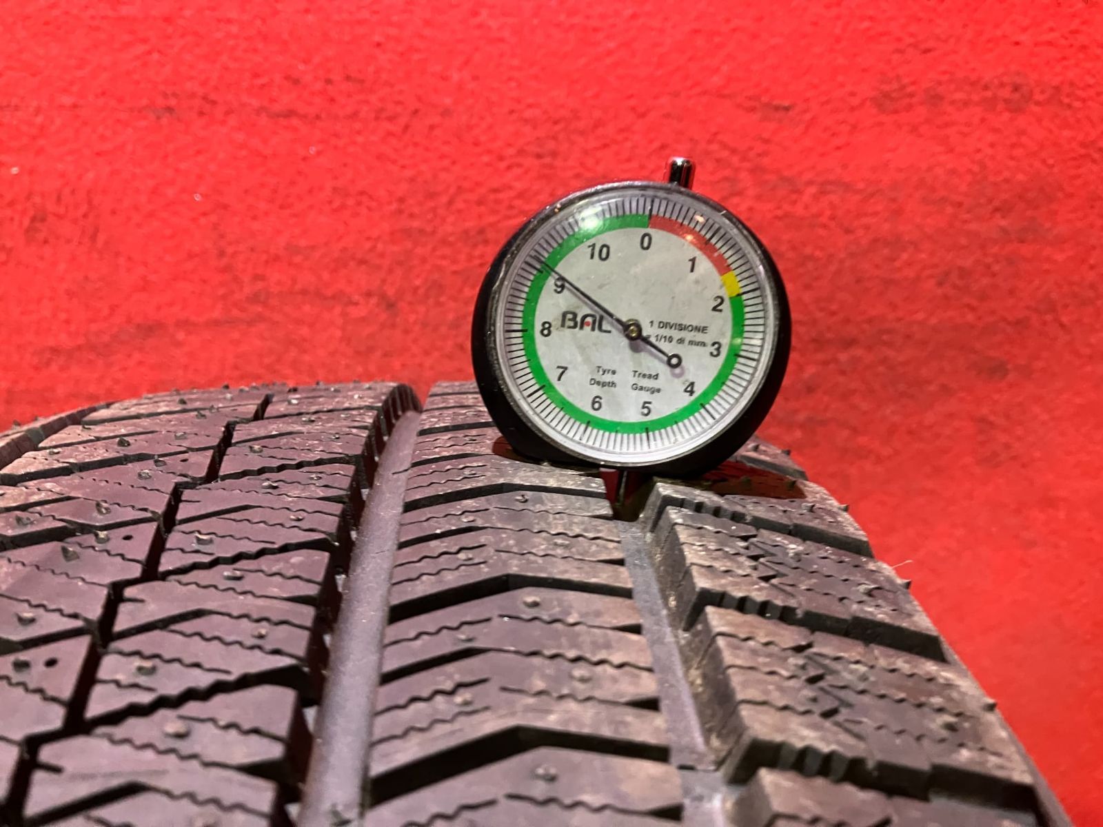 スタッドレスタイヤ 215 50 R 17 VRX 2 1本SET