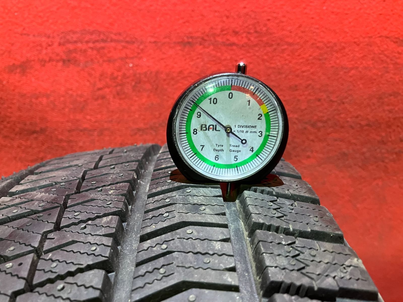 スタッドレスタイヤ 225 45 R 18 VRX 2 1本SET