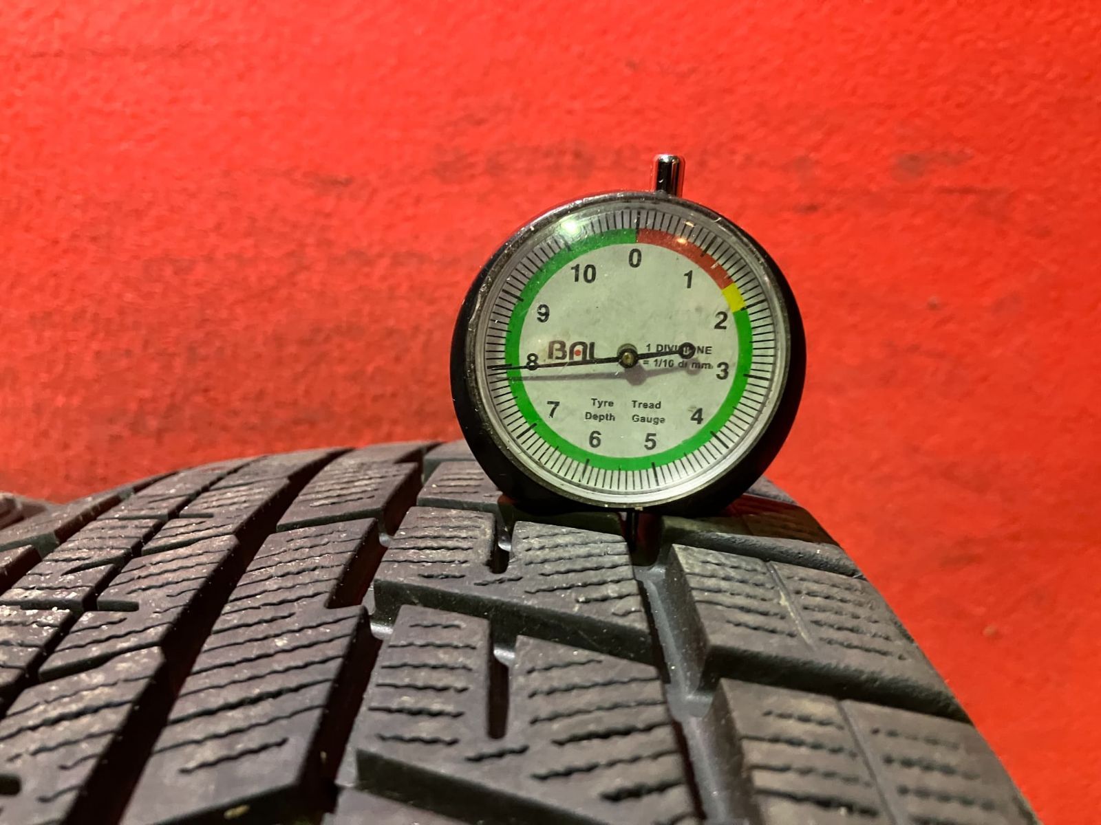 スタッドレスタイヤ 195 65 R 15 IG 60 4本SET