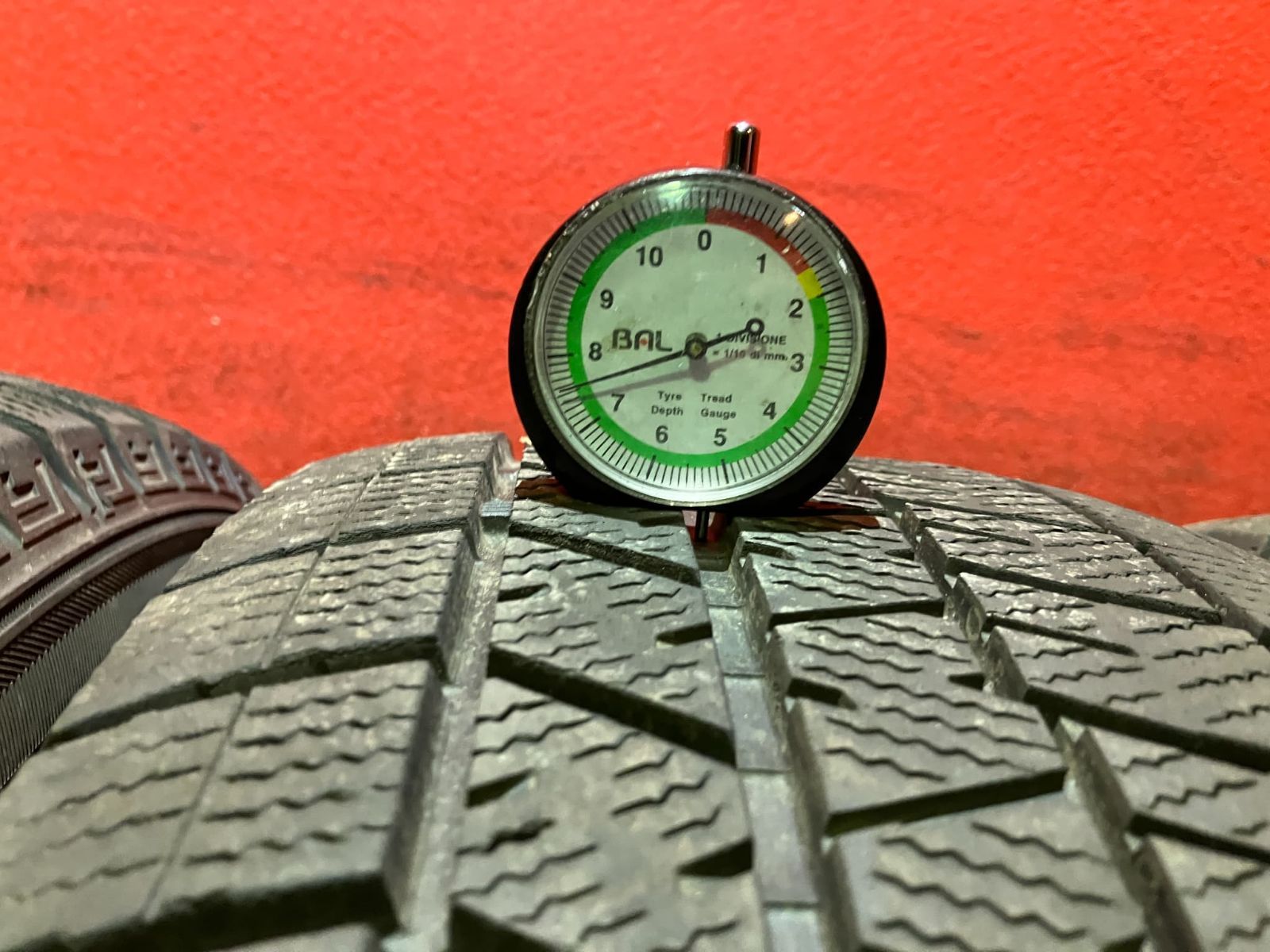  スタッドレスタイヤ 215 55 R 18 DUNLOP WM 03 4本SET 18インチ スタッドレス